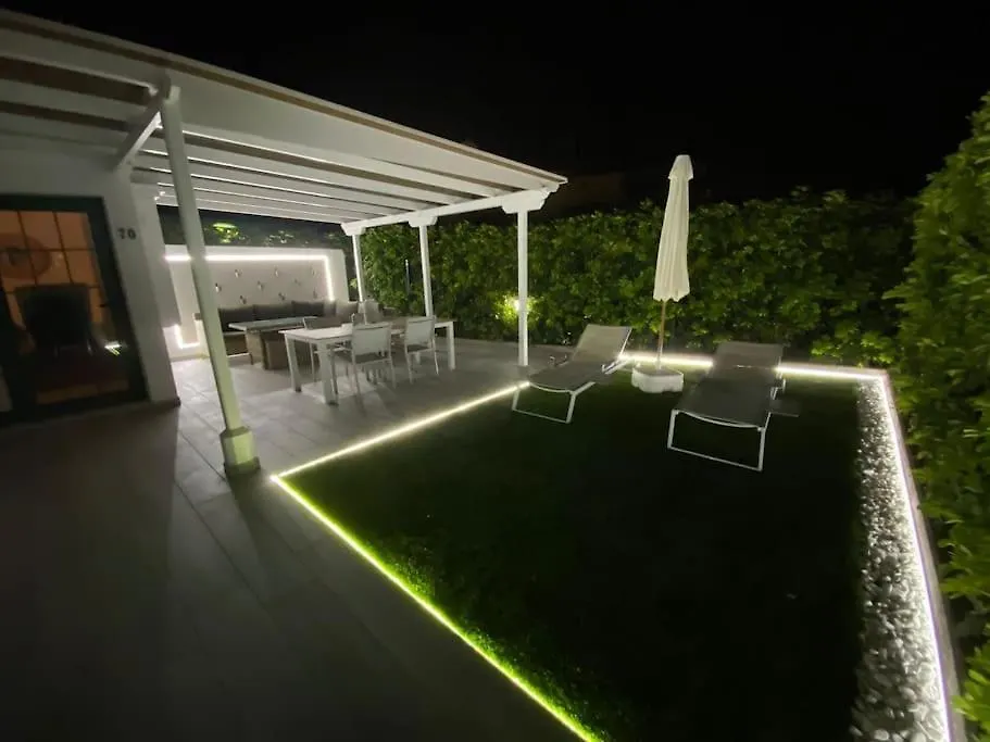 Luxury 2 Bedroom Bungalow With Private Pool 马斯帕洛马斯